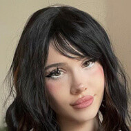 nuyjrr, 24 (TikTok-ster)