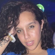 OfficialYeni, 23 (Instagram Star)