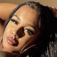 OhSoYouJade, 27 (Instagram明星)