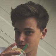 Okokandrew, 26 (Instagram明星)