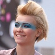 Olia Tira, 35 (流行歌手)