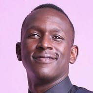 Oliver Otieno, 47 (喜劇演員)