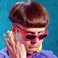 Oliver Tree, 30 (Chanteur de rock)