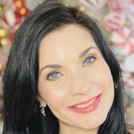 Olivia Autumn Parazine, 50 (Blogger)