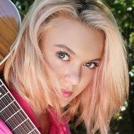 Olivia Rox, 25 (流行歌手)