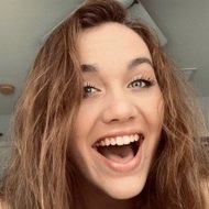 Olivia Wallace, 22 (TikTok Star)