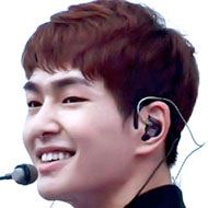 Onew, 34 (流行歌手)