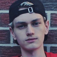 P9nda, 27 (YouTube Star)