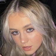 Paige Gold, 22 (Cantante pop)