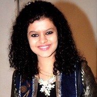 Palak Muchhal, 31 (Ca sĩ)