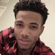 Papi Howard, 29 (Estrella de Instagram)