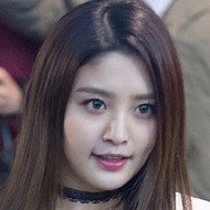 Park Jung-hwa, 28 (流行歌手)