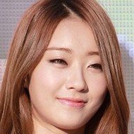 Park Kyung-Ri, 33 (流行歌手)