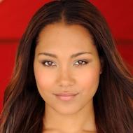 Parker-McKenna Posey, 28 (Actriz de Televisión)