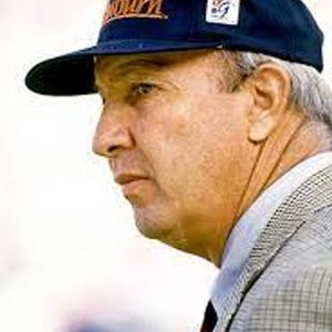 Pat Dye (1939 - 2020) (足球教练)