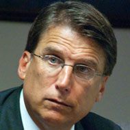 Pat McCrory, 69 (Politiker)