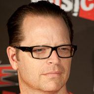 Patrick Wilson, 55 (Schlagzeuger)
