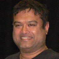 Paul Sinha, 53 (Comédien)