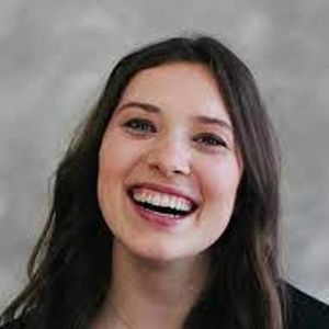Pauline Pauline, 30 (Blogger)
