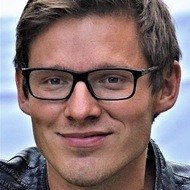 Pavel Callta, 36 (Chanteuse pop)