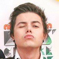 Pe Lanza, 33 (Rock Singer)