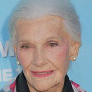 Peggy Stewart (1923 - 2019) (电影女演员)