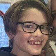 Penn Charles Holderness, 13 (Membro De Família)