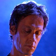 Perry Bamonte, 65 (吉他手)