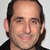 Peter Jacobson, 60 (电视演员)