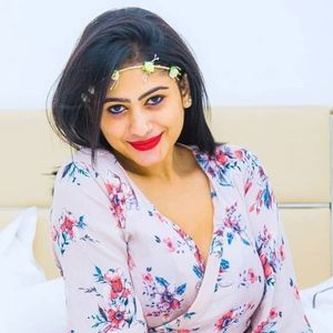 Piumi Hansamali, 32 (模特)