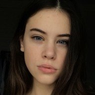 Polina Lans, 25 (TikTok明星)