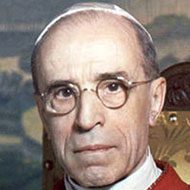 Pope Pius XII (1876 - 1958) (宗教领袖)