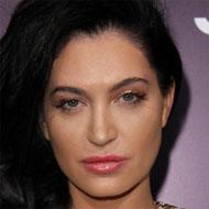 Porcelain Black, 38 (流行歌手)