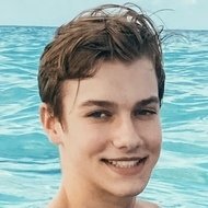 Quinn Benet, 23 (YouTube Star)