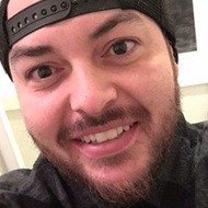 Ra Diaz, 41 (貝斯手)