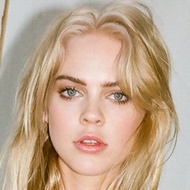 Rachel T Harris, 34 (Maler)