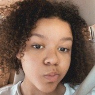 Rainbow ASMR, 17 (YouTube明星)