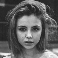 Ramona Dumitrescu, 33 (Instagram明星)