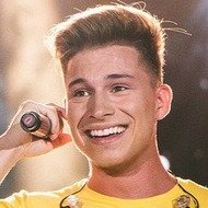 Raoul Vázquez, 28 (Pop Singer)