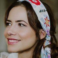 Raquel Dorothys Red Shoes, 43 (Blogger)