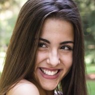 Raquel Yáñez, 25 (YouTube明星)