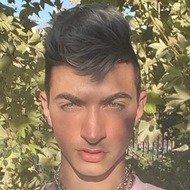 Ravon M, 26 (YouTube Star)