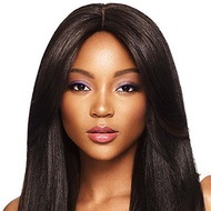 Ravyn Le'An, 31 (Modelo)