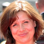 Rebecca Front, 59 (Komiker)