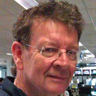 Red Symons, 74 (吉他手)