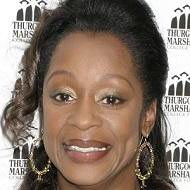 Regina Belle, 60 (R＆B歌手)