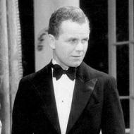 Regis Toomey (1898 - 1991) (电影演员)