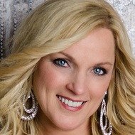 Rhonda Vincent, 61 (乡村歌手)