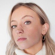 Riley Hubatka, 24 (TikTok明星)