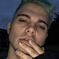 Riley Lynch, 27 (Pop Singer)